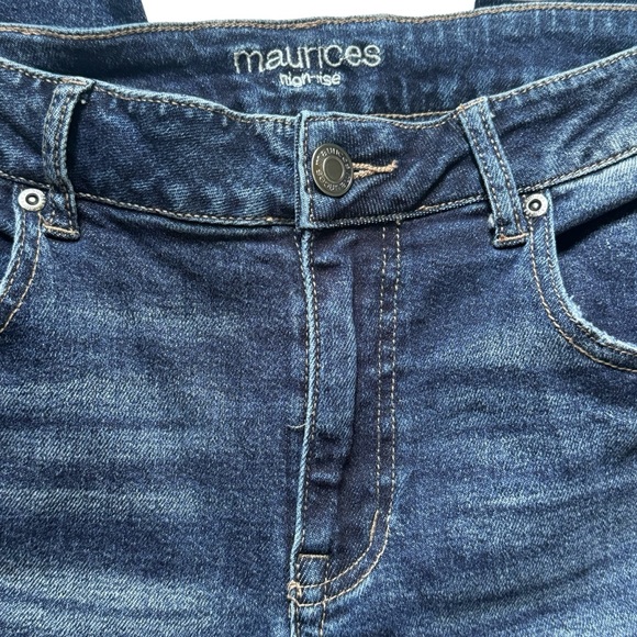 Maurice’s High Rise Wm’s Dark Wash Jeans Straight Leg Lt Distressing Sz 10L - Picture 3 of 13